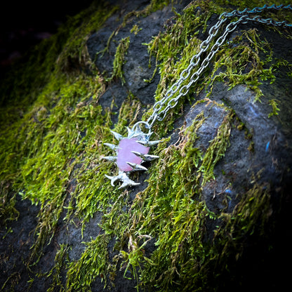 Roseward Pendant – Rosenquarz Halskette
