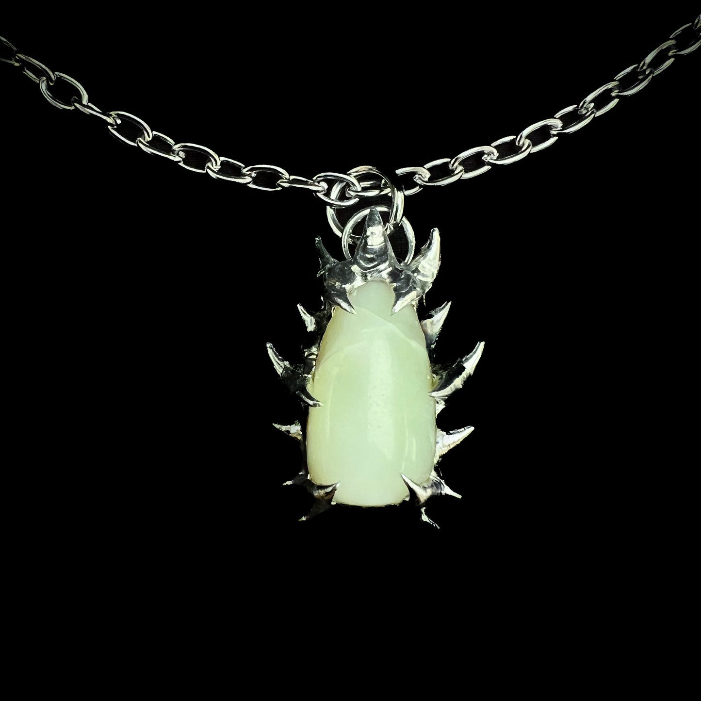 Horncradle Jade Pendant - Jade Halskette